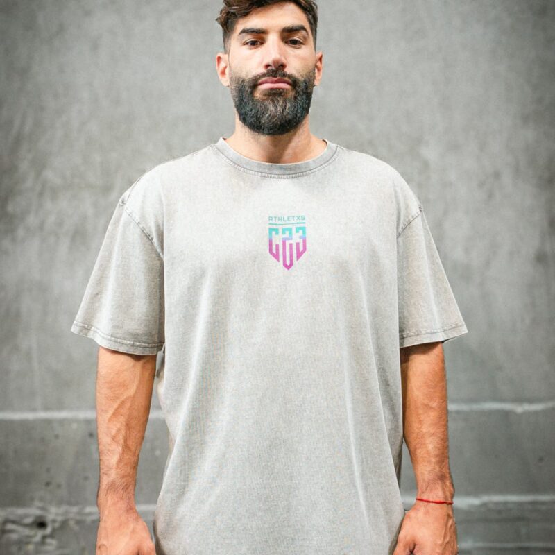 Camiseta oversize "No rain no FLOWERS” letras de colores