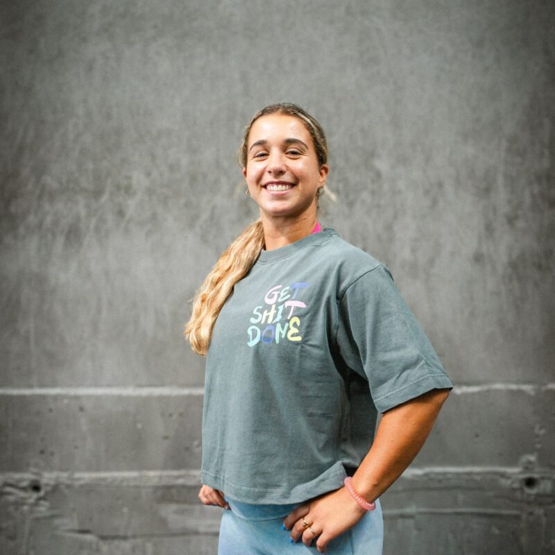 Crop top oversize color gris “Get shit done"